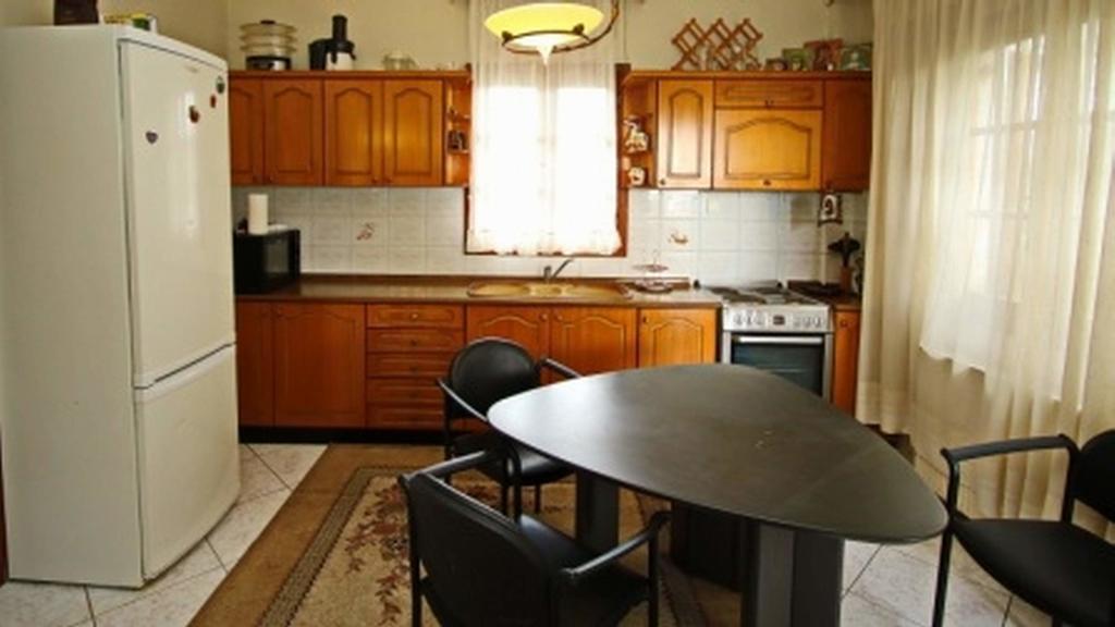 Nea Peramos Large Apartment Near The Beach Екстериор снимка